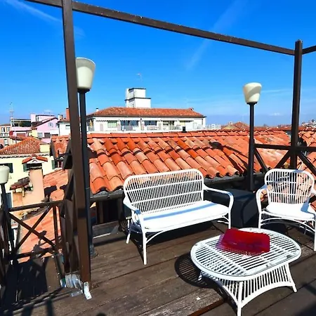 Breathtaking Terrace In Santa Margherita Square Lägenhet *