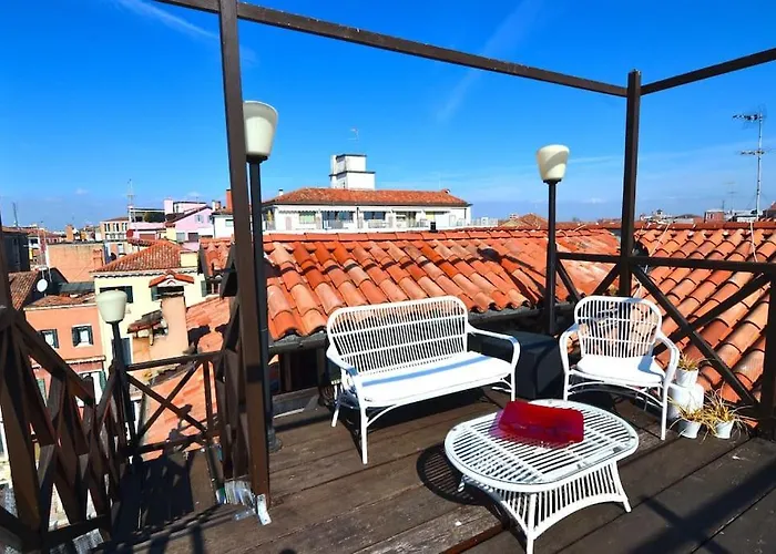 Breathtaking Terrace In Santa Margherita Square Apartament *